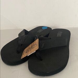 NWT Men’s Flojos Black Flip Flops